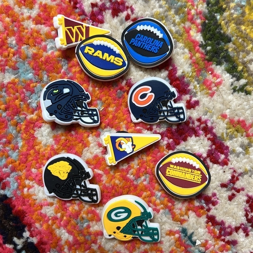 NFL Crocs Gibits - Picture 1 of 10